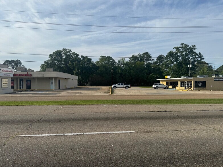 Primary Photo Of 9462 Florida Blvd, Baton Rouge General Retail For Sale
