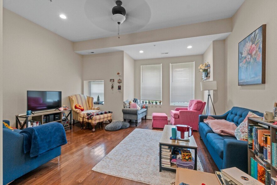 More Photos Of 2740 Saint Paul St, Baltimore Apartments For Sale