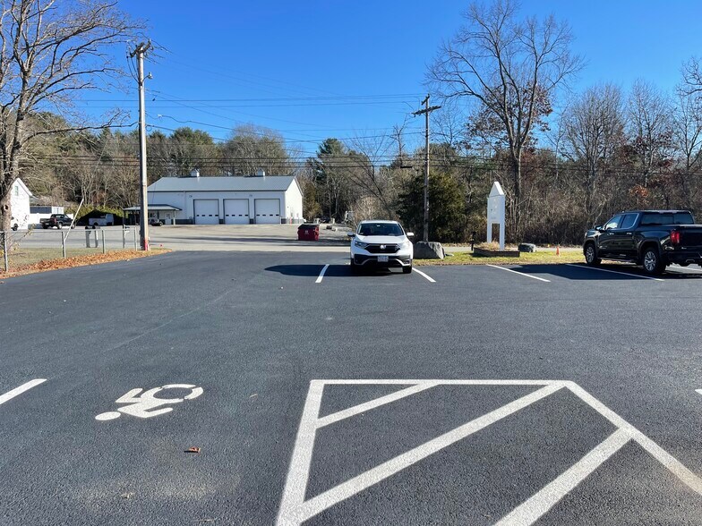 More Photos Of 5 Mill St, Middleboro Warehouse For Lease