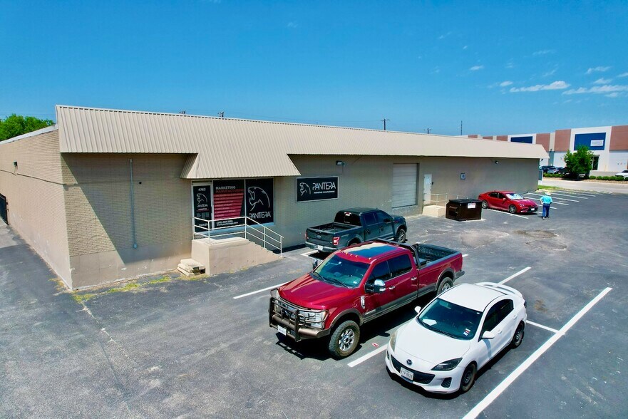 More Photos Of 4763 Broom St, San Antonio Warehouse For Lease