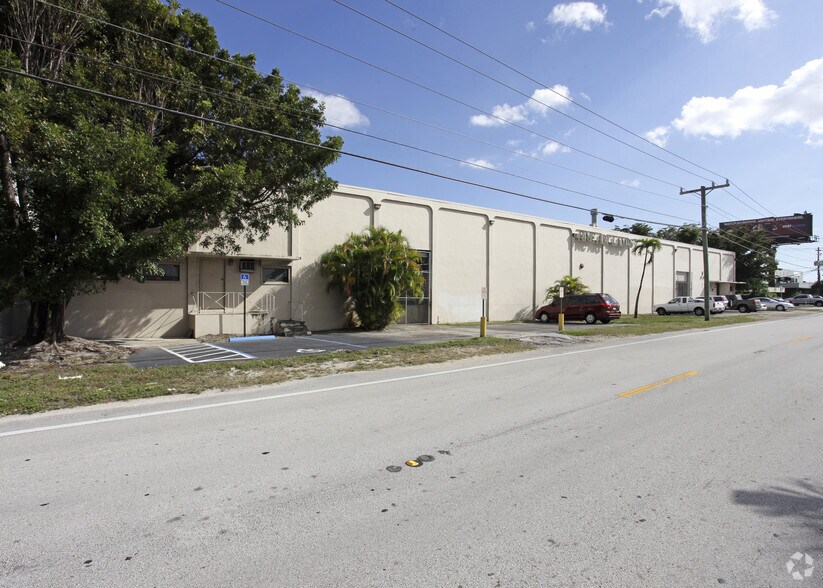 More Photos Of 7215 W 20th Ave, Hialeah Manufacturing For Lease
