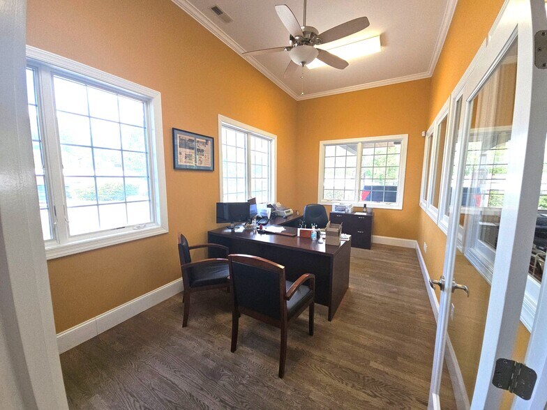 More Photos Of 1216 Asheville Hwy, Hendersonville Auto Dealership For Lease