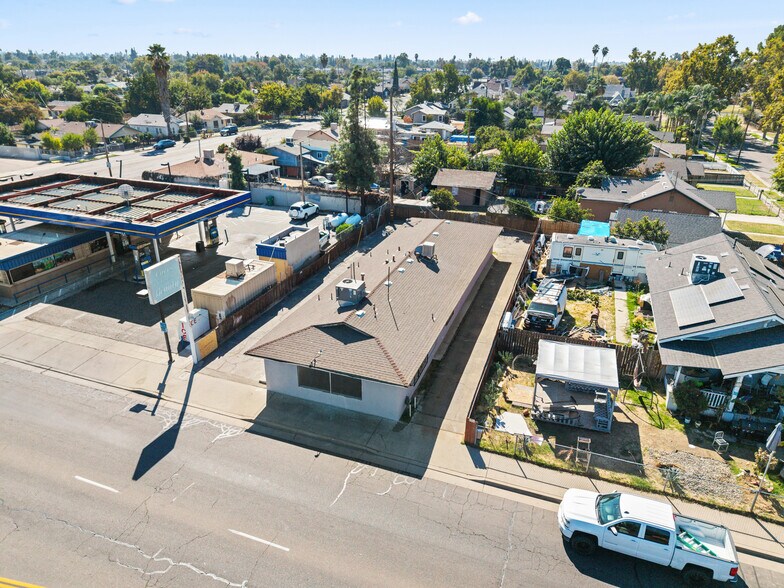 More Photos Of 4584 E Tulare Ave, Fresno Storefront Retail Residential For Sale