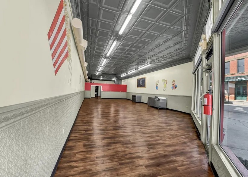 More Photos Of 113 W Church St, Weatherford Office For Lease