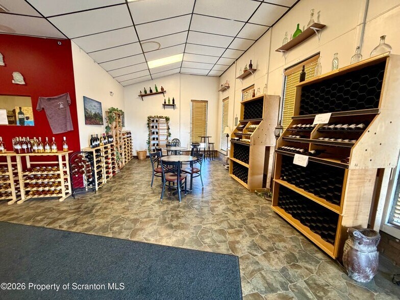 More Photos Of 1971 Scranton Carbondale Hwy, Blakely Freestanding For Lease