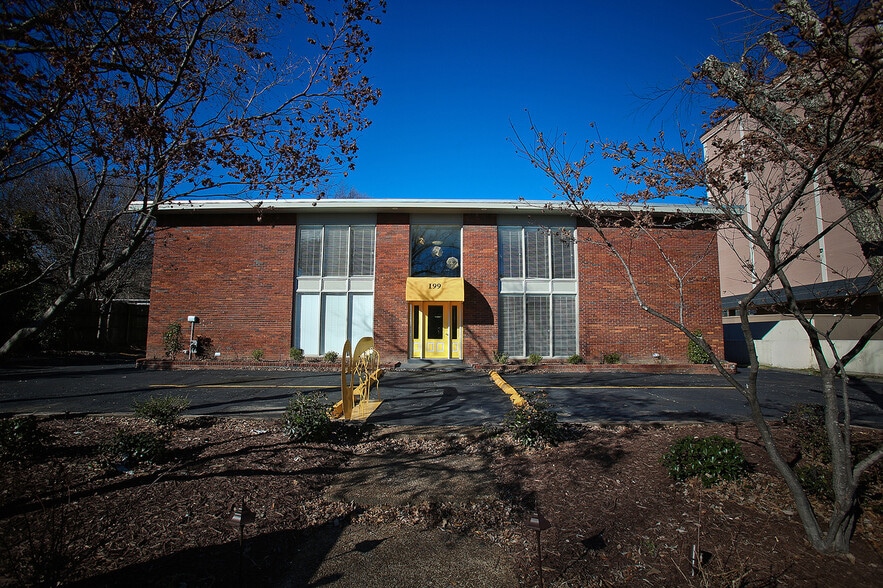 Primary Photo Of 199 S McLean Blvd, Memphis Apartments For Sale