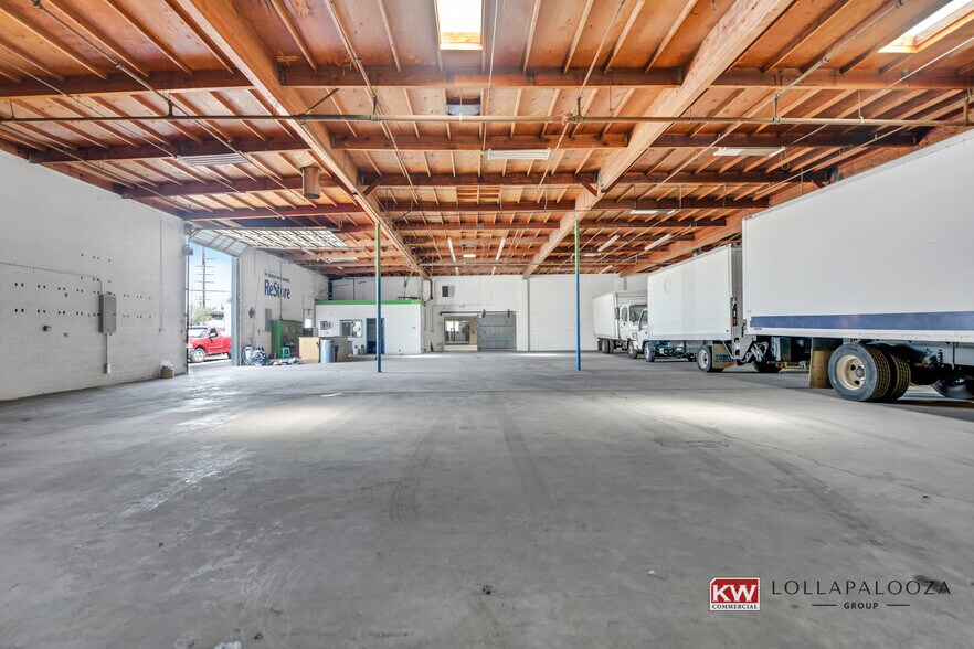 More Photos Of 400-410 S Irwindale Ave, Azusa Warehouse For Lease
