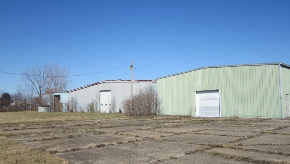 More Photos Of 215 Maple St, Port Clinton Warehouse For Lease