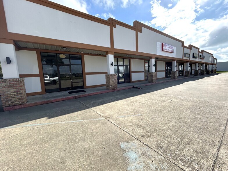 More Photos Of 3101 New Highway 51, La Place Unknown For Lease