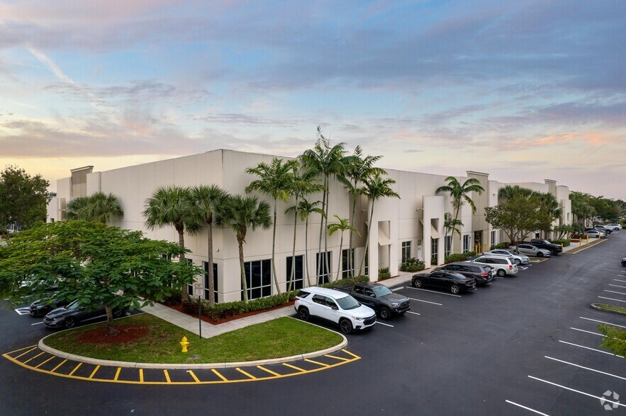 Primary Photo Of 6501 Nob Hill Rd, Tamarac Distribution For Lease