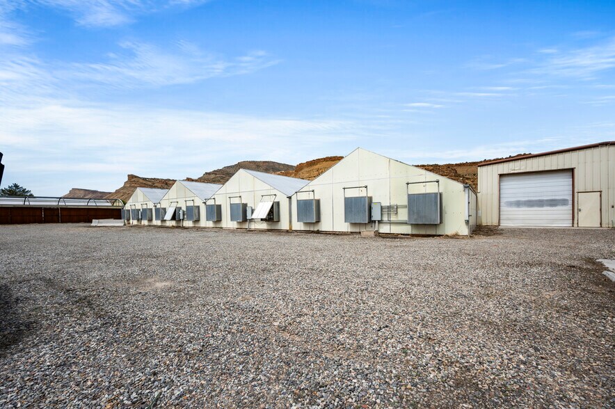 More Photos Of 1041 N River Rd, Palisade Warehouse For Sale
