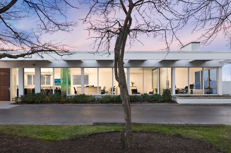 More Photos Of 836 Skokie Blvd, Northbrook Office For Sale