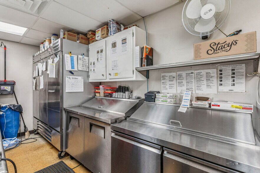 More Photos Of 1720 North Ridge Rd, Findlay General Retail For Sale