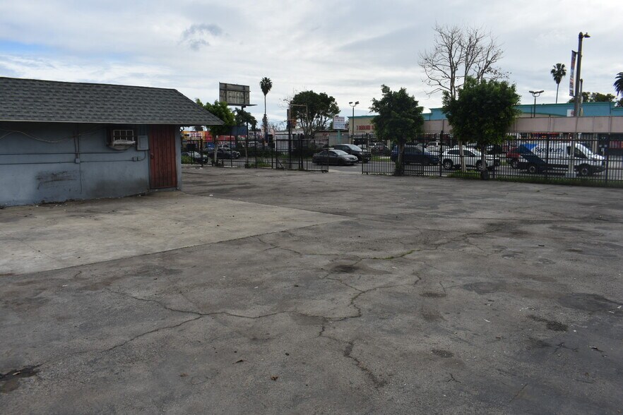 More Photos Of 615 E Manchester Ave, Los Angeles Land For Lease