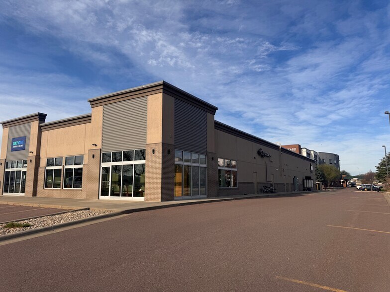 More Photos Of 4200-4300 W Empire Pl, Sioux Falls Storefront For Sale