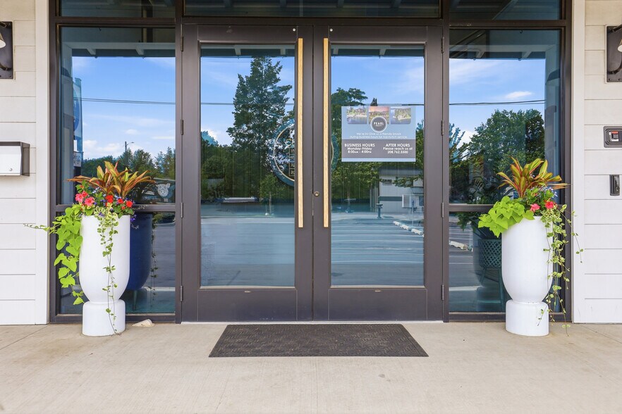More Photos Of 9493 N Government Way, Hayden Office For Sale