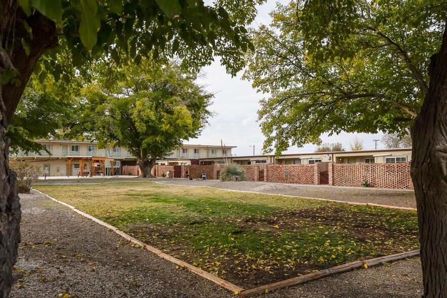 More Photos Of 1800 S Pennsylvania Ave, Roswell Apartments For Sale