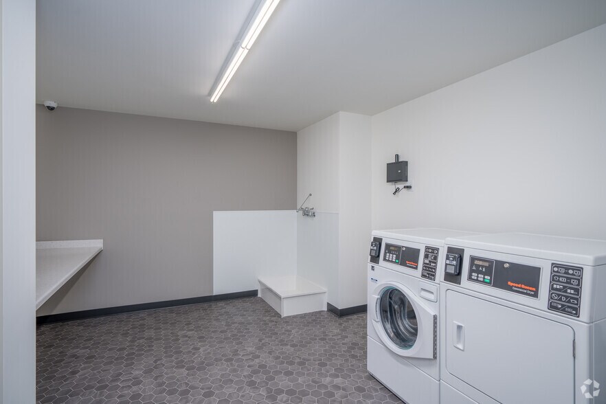 More Photos Of 1835 University Ave W, Saint Paul Apartments For Lease