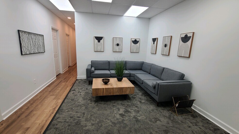 More Photos Of 101-114 Stone Village Dr, Fort Mill Business Park For Lease