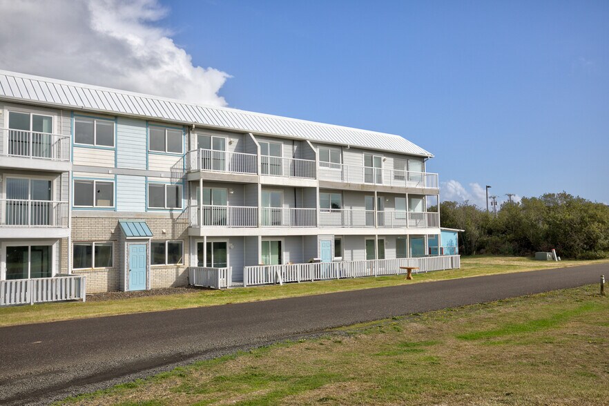 More Photos Of 605 Point Brown Ave NW, Ocean Shores Apartments For Sale