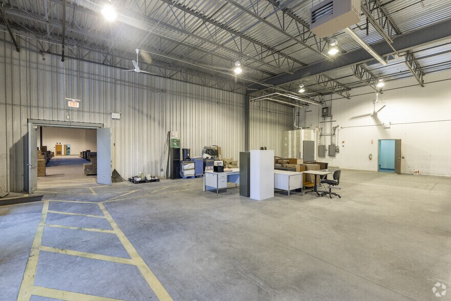 More Photos Of 47 Commerce Dr, Cranbury Light Distribution For Sale