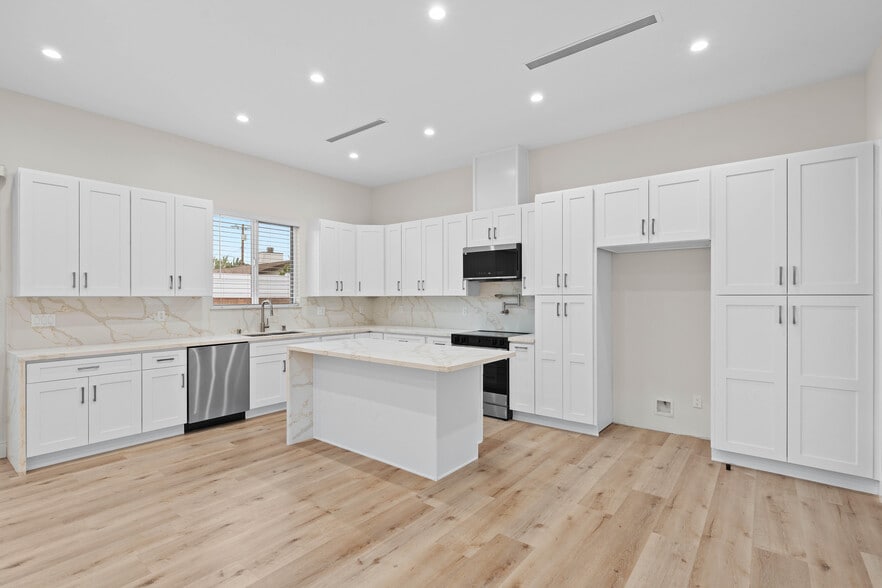 More Photos Of 15952 Simonds St, Granada Hills Apartments For Sale