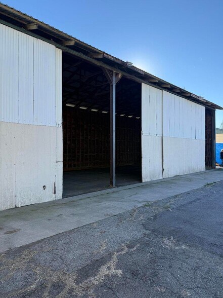 More Photos Of 22026 Old 44 Dr, Palo Cedro Warehouse For Lease