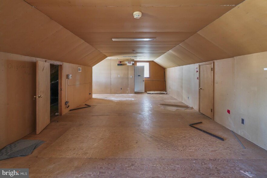 More Photos Of 4943 Landis Ave, Vineland Bank For Lease