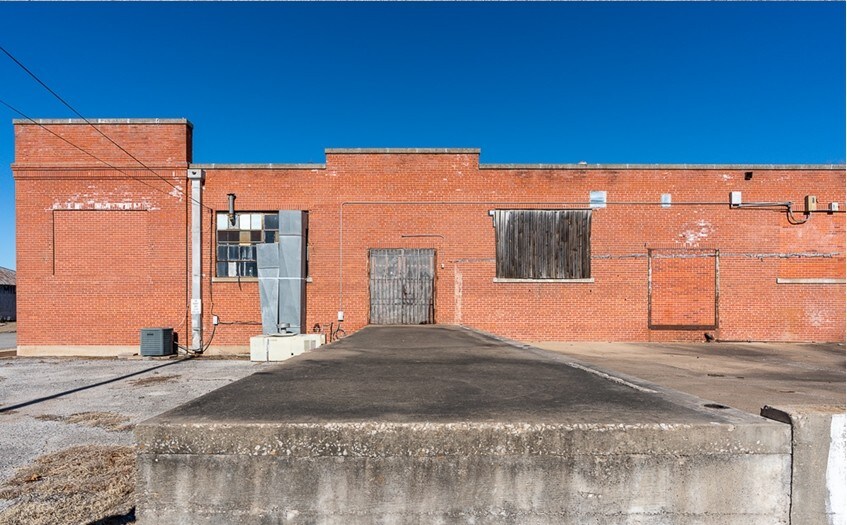 More Photos Of 227 S Philadelphia Ave, Shawnee Warehouse For Sale