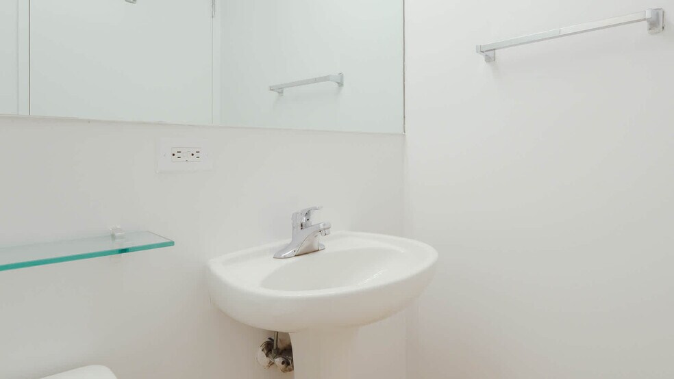 More Photos Of 180-194 Riverside Blvd, New York Apartments For Lease