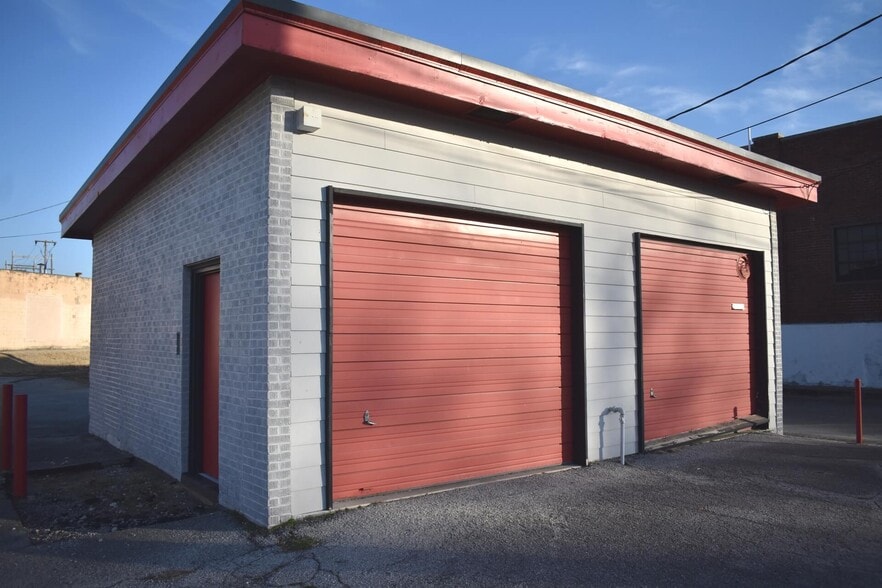 More Photos Of 2204 E 11th St, Tulsa Restaurant For Lease