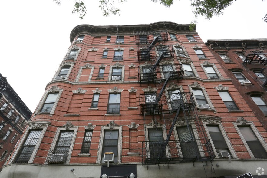 More Photos Of 129 Rivington St, New York Apartments For Lease