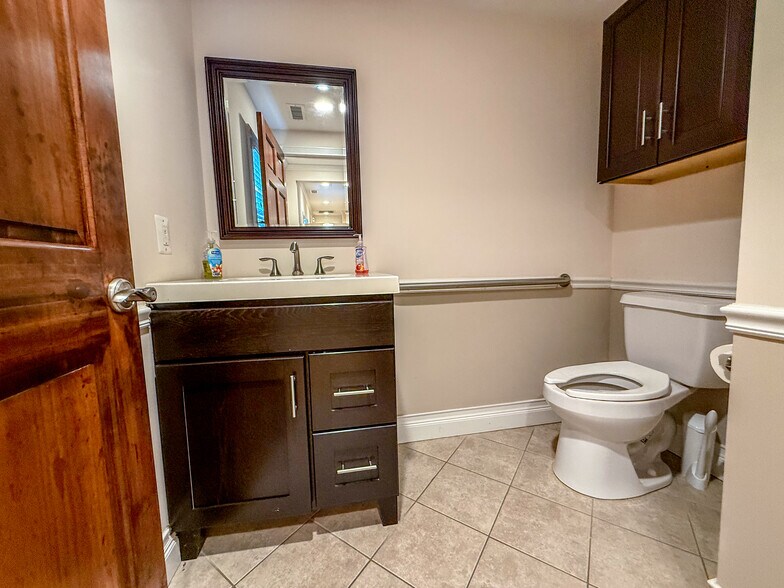 More Photos Of 89 Duke St, Prince Frederick Freestanding For Lease