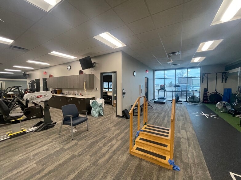 More Photos Of 1378 Union University Dr, Jackson General Retail For Lease