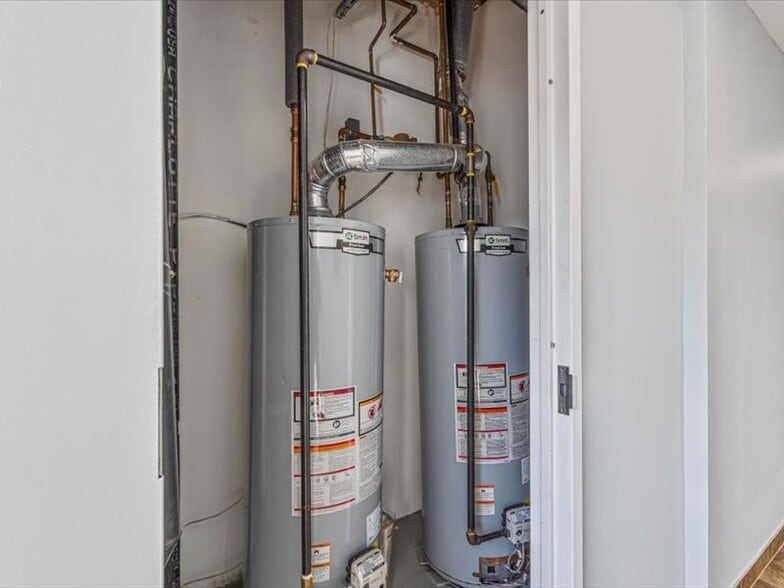 More Photos Of 58-94 Grand Ave, Maspeth Storefront Retail Office For Lease