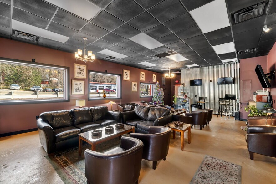 More Photos Of 99 Ohio River Blvd, Leetsdale Fast Food For Sale