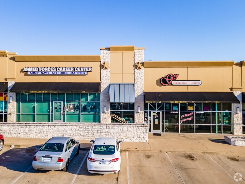 More Photos Of 2916 N US Highway 75, Sherman Storefront For Lease