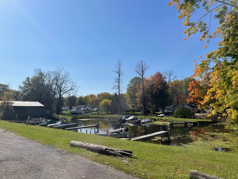 More Photos Of 9503 Hitchcock Point, Bridgeport Marina For Sale