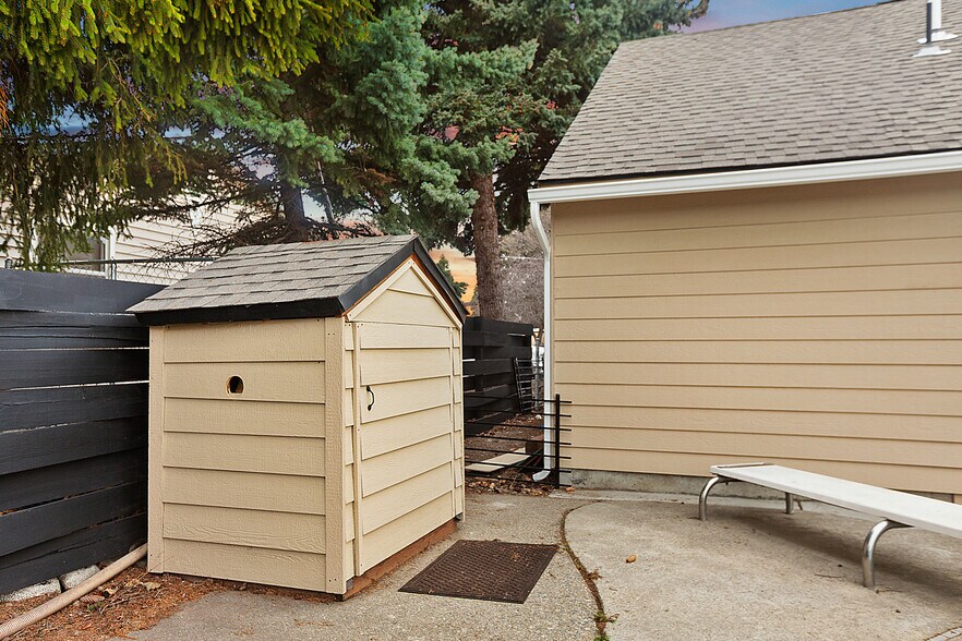 More Photos Of 101 N Evergreen Rd, Spokane Office For Lease