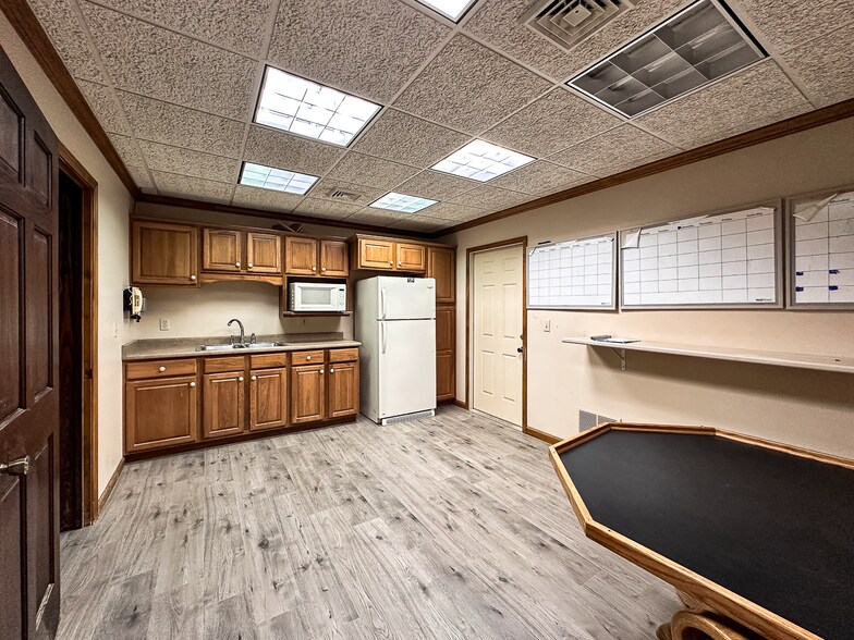 More Photos Of 2014 S Calhoun St, Fort Wayne Manufacturing For Lease
