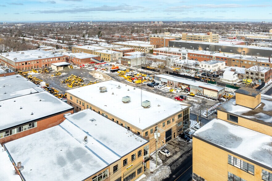 More Photos Of 435-445 Rue De Port-Royal O, Montréal Flex For Lease