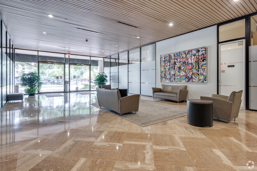 More Photos Of 6655 Travis St, Houston Medical For Lease