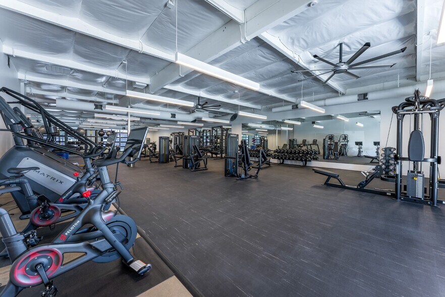 More Photos Of 4818 Ronson Ct, San Diego Warehouse For Lease