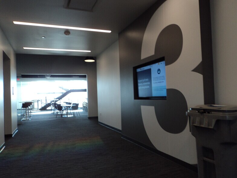 More Photos Of 2020 Innovation Ct, De Pere Office For Lease