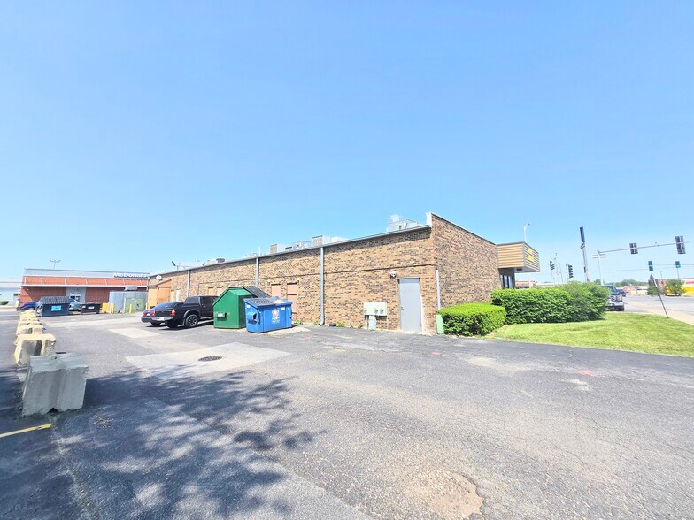More Photos Of 13650 Cicero Ave, Crestwood General Retail For Sale