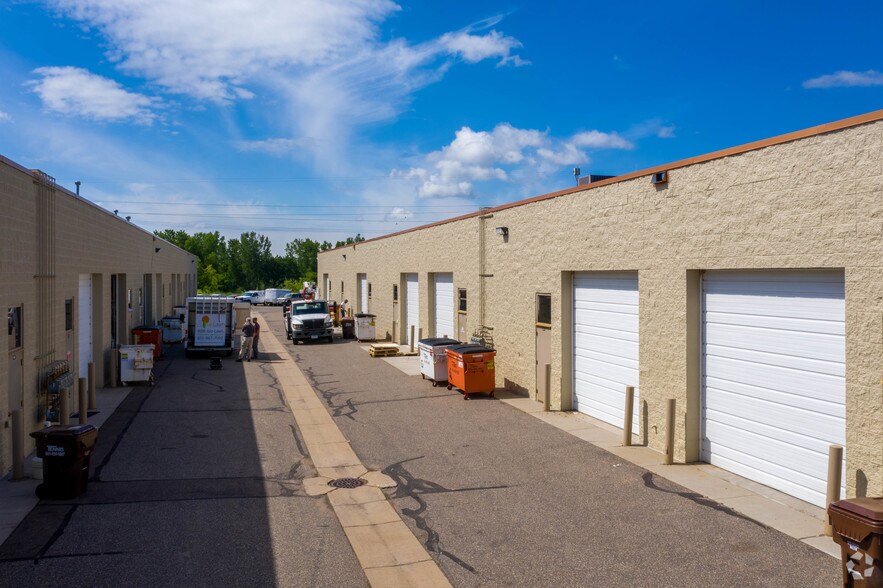 More Photos Of 625 Hayward Ave N, Oakdale Light Manufacturing For Lease