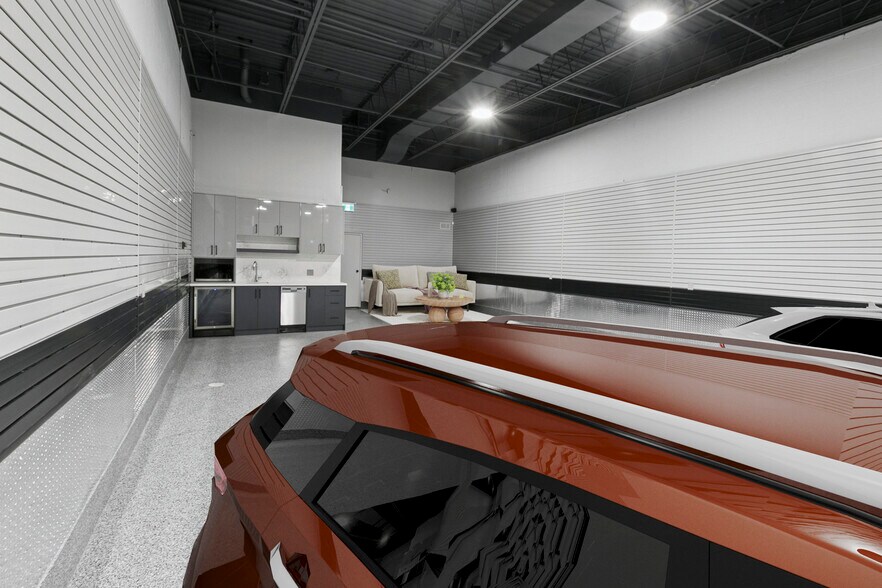 More Photos Of 2721 Markham Rd, Toronto Showroom For Lease