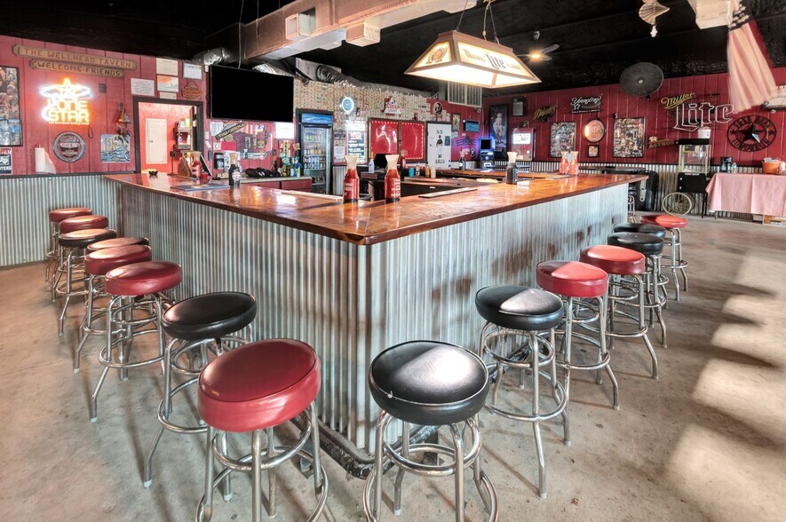 More Photos Of 23404 NW Zac Lentz Pky, Victoria General Retail For Sale