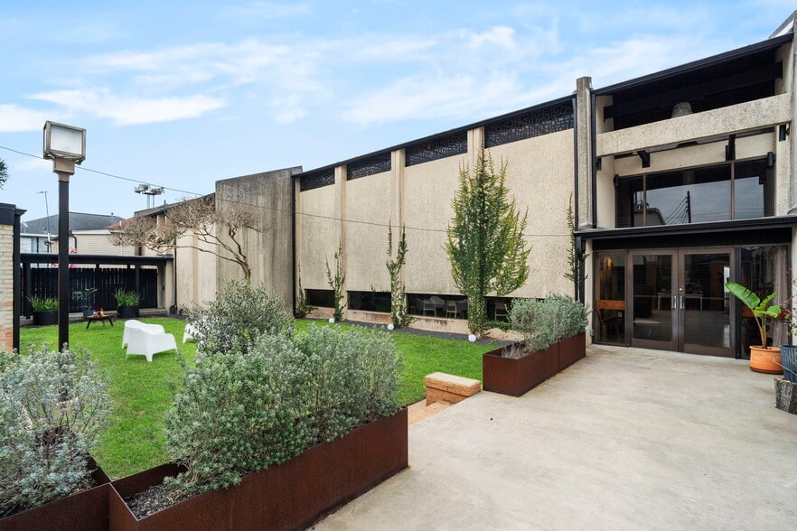 More Photos Of 4720 Avenue O 1/2, Galveston Showroom For Sale
