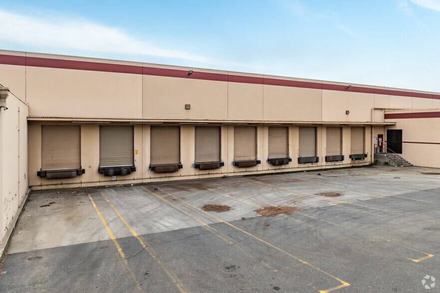 More Photos Of 3700 Finch Rd, Modesto Warehouse For Lease